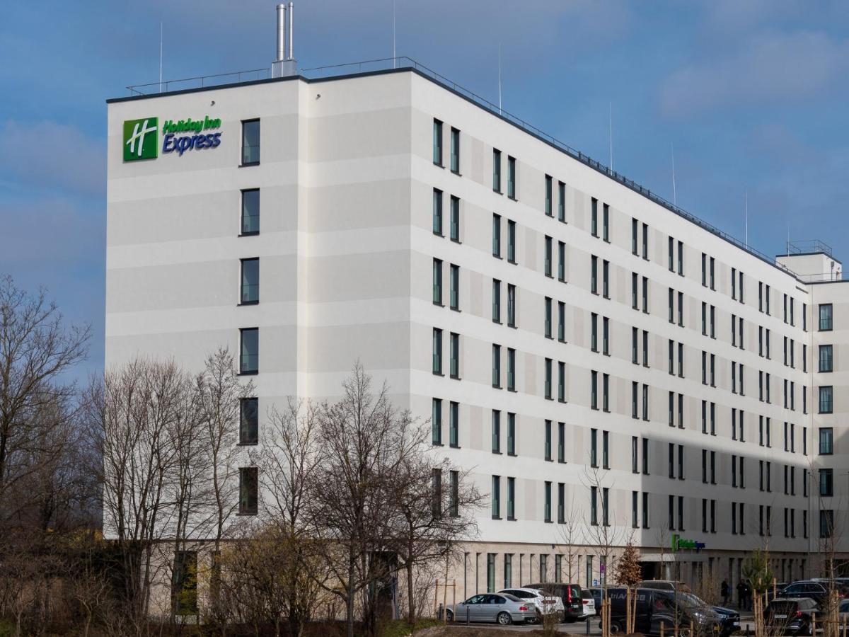 Holiday Inn Express - Munich North By Ihg ภายนอก รูปภาพ