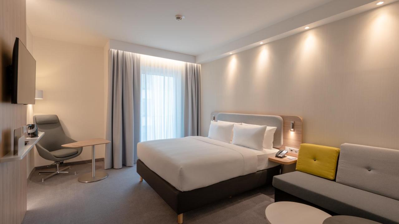 Holiday Inn Express - Munich North By Ihg ภายนอก รูปภาพ