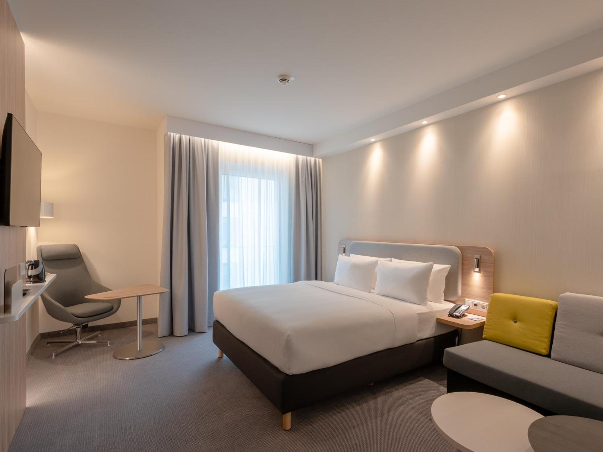 Holiday Inn Express - Munich North By Ihg ภายนอก รูปภาพ