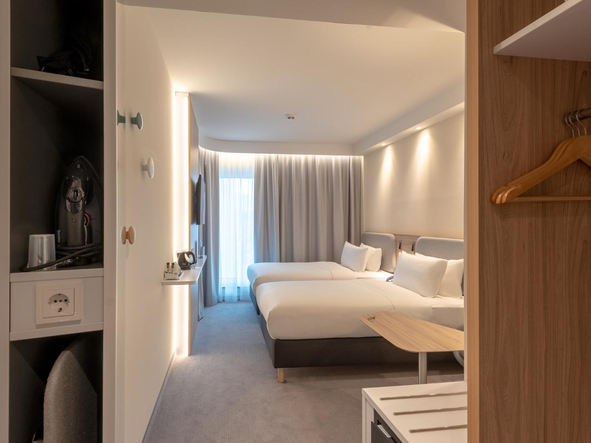 Holiday Inn Express - Munich North By Ihg ภายนอก รูปภาพ