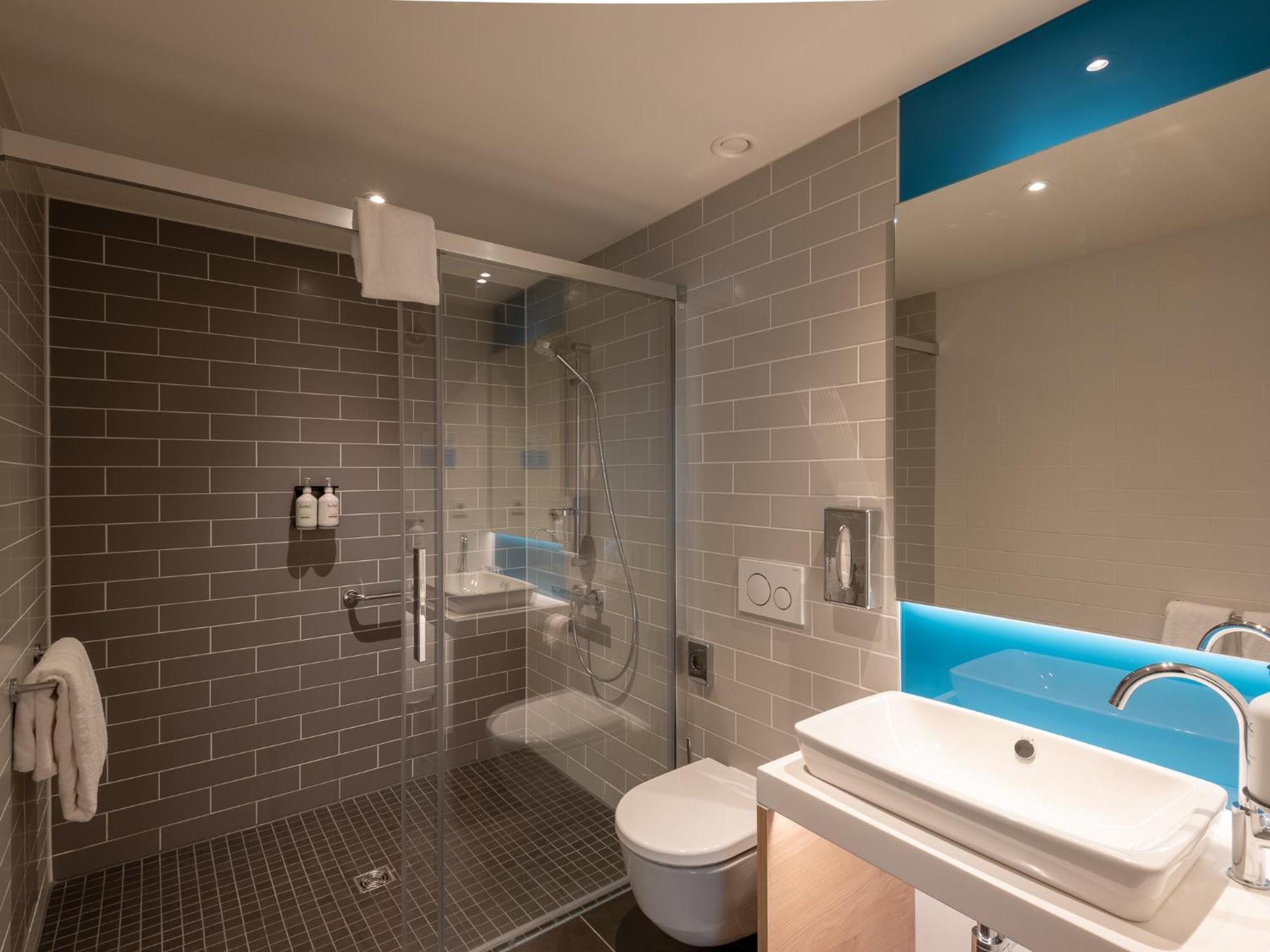 Holiday Inn Express - Munich North By Ihg ภายนอก รูปภาพ